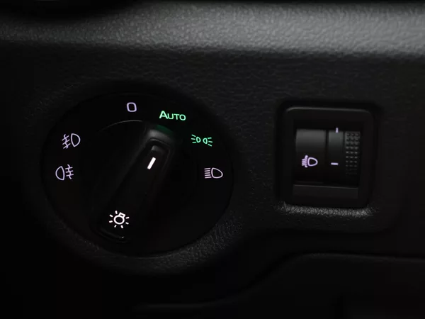 Škoda Fabia 1,5 TSI 110kW DSG Style 1.Maj - foto 18