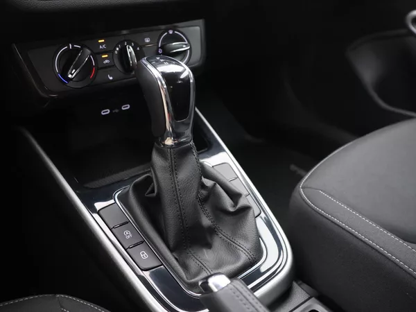 Škoda Fabia 1,5 TSI 110kW DSG Style 1.Maj - foto 24