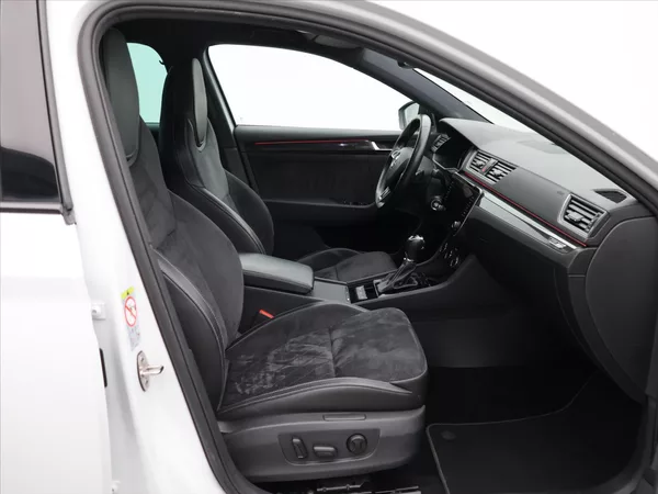Škoda Superb 2.0 TSI 206kW DSG Sportline - foto 13