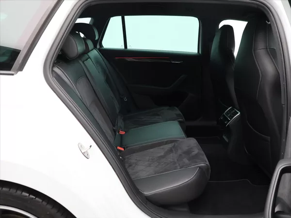 Škoda Superb 2.0 TSI 206kW DSG Sportline - foto 14