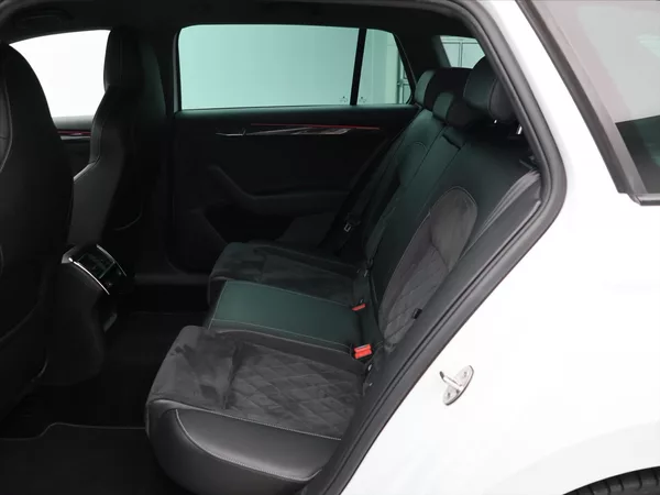 Škoda Superb 2.0 TSI 206kW DSG Sportline - foto 15