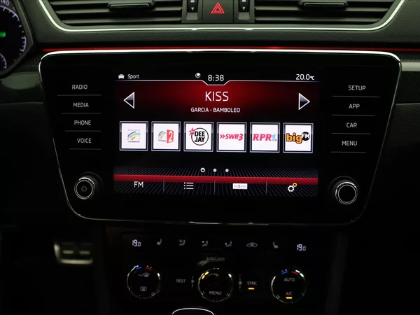 Škoda Superb 2.0 TSI 206kW DSG Sportline - foto 18