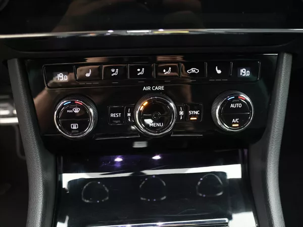 Škoda Superb 2.0 TSI 206kW DSG Sportline - foto 21