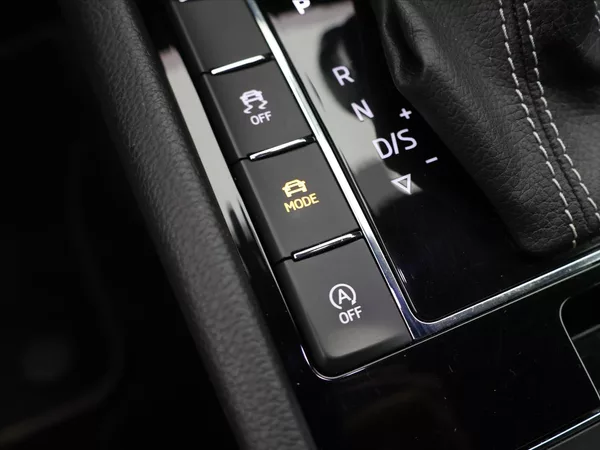 Škoda Superb 2.0 TSI 206kW DSG Sportline - foto 22