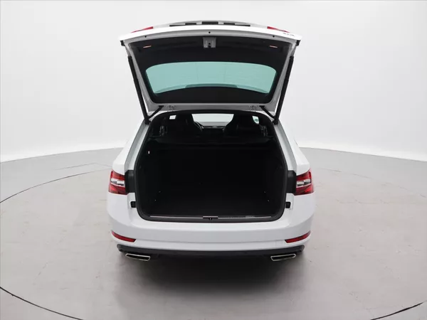 Škoda Superb 2.0 TSI 206kW DSG Sportline - foto 9