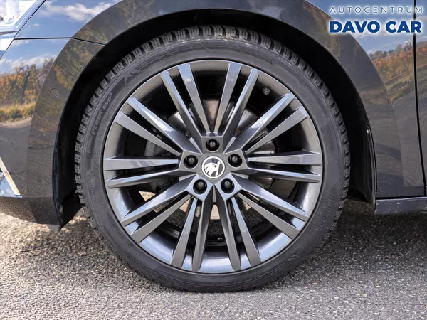 Škoda Superb 2,0 TDI 147kW 4x4 L&K DSG DPH - foto 31