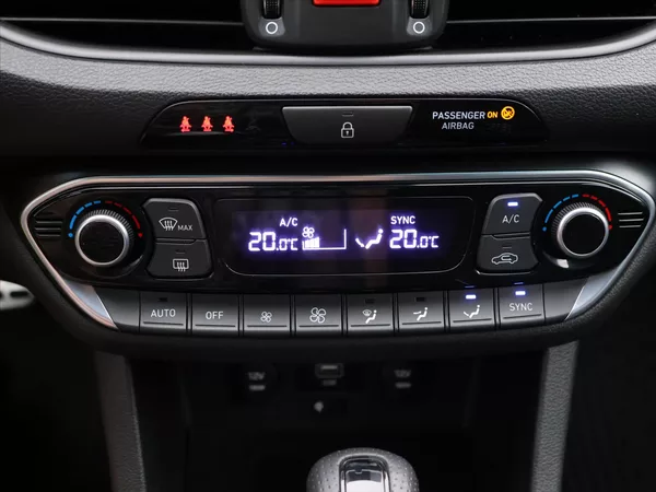 Hyundai i30 1,5 T-GDI 117kW N-Line DPH CZ - foto 25