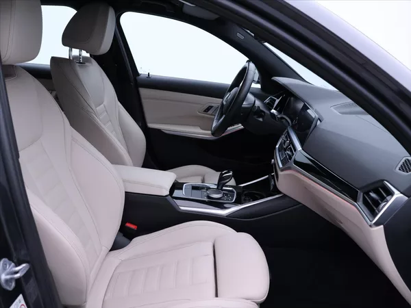 BMW Řada 3 2,0 320d 140kW XDrive Aut. DPH - foto 11