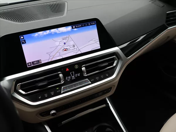 BMW Řada 3 2,0 320d 140kW XDrive Aut. DPH - foto 17