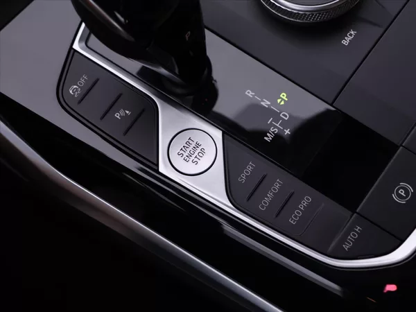 BMW Řada 3 2,0 320d 140kW XDrive Aut. DPH - foto 21