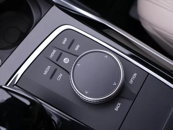 BMW Řada 3 2,0 320d 140kW XDrive Aut. DPH - foto 22