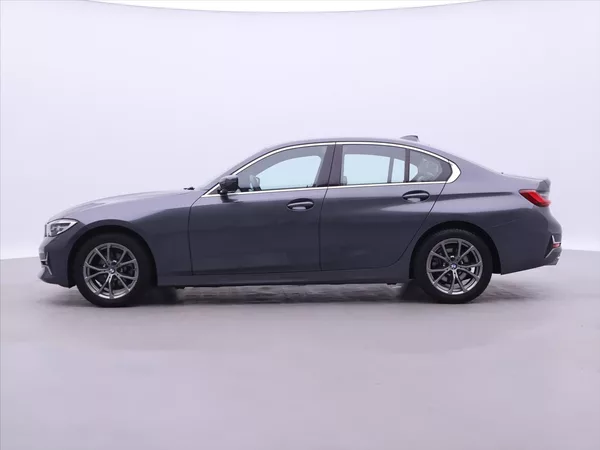 BMW Řada 3 2,0 320d 140kW XDrive Aut. DPH - foto 4
