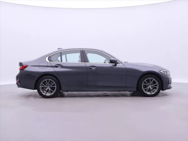 BMW Řada 3 2,0 320d 140kW XDrive Aut. DPH - foto 8