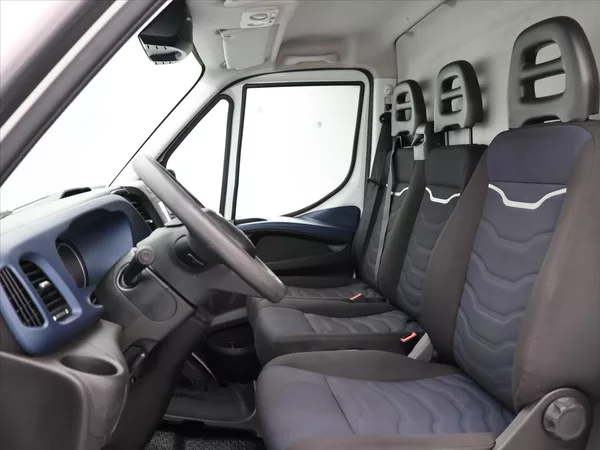 Iveco Daily 2,3 35C16 115kW L4H3 CZ DPH - foto 11