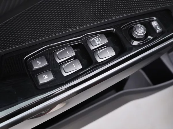 SsangYong Tivoli 1,5 T-GDI 120kW Grand Automat - foto 16