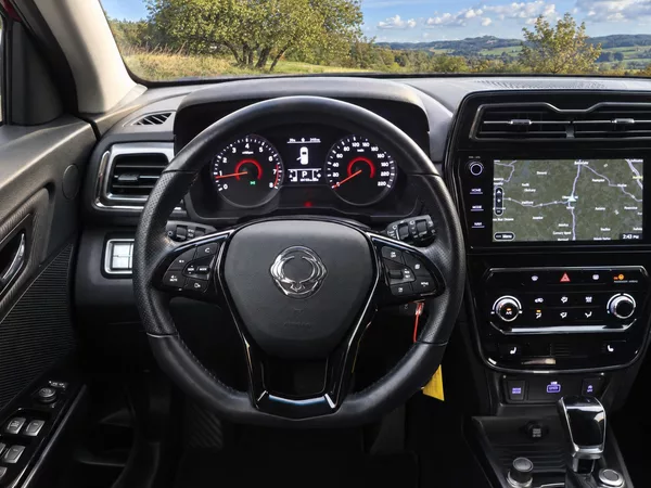 SsangYong Tivoli 1,5 T-GDI 120kW Grand Automat - foto 19