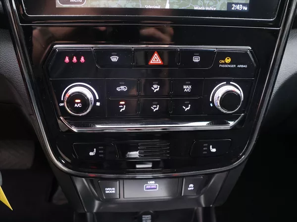 SsangYong Tivoli 1,5 T-GDI 120kW Grand Automat - foto 23