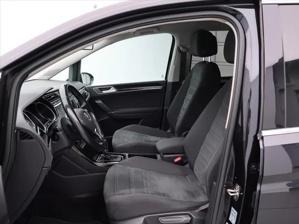 Volkswagen Touran 2,0 TDI 110kW DSG Highline 7M - foto 11