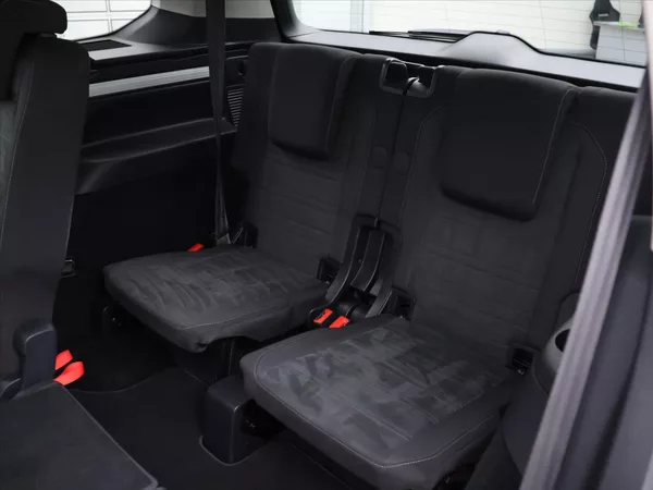 Volkswagen Touran 2,0 TDI 110kW DSG Highline 7M - foto 15