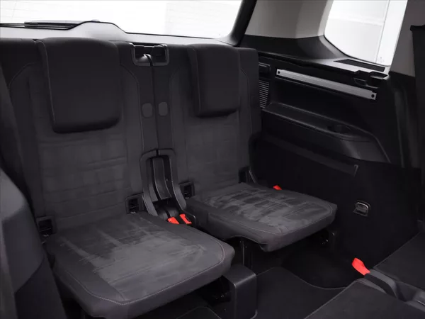 Volkswagen Touran 2,0 TDI 110kW DSG Highline 7M - foto 16
