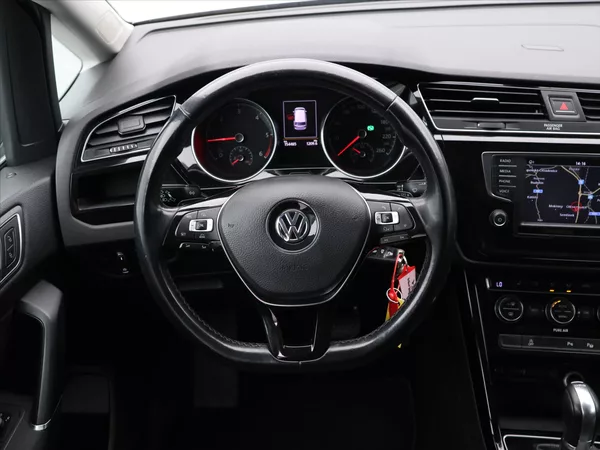 Volkswagen Touran 2,0 TDI 110kW DSG Highline 7M - foto 20