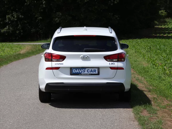 Hyundai i30 1.6 CRDi Automat CZ Style LED - foto 36