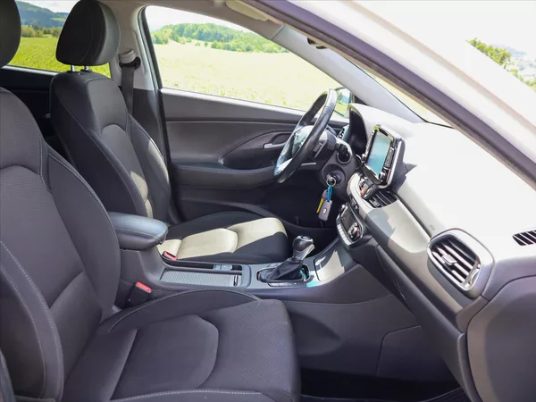 Hyundai i30 1.6 CRDi Automat CZ Style LED - foto 5