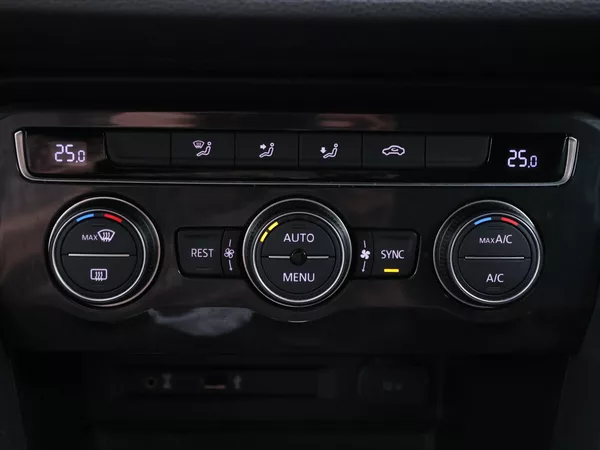 Volkswagen Tiguan 2,0 BiTDI 176 kW 4Motion DSG - foto 26