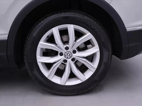 Volkswagen Tiguan 2,0 BiTDI 176 kW 4Motion DSG - foto 32