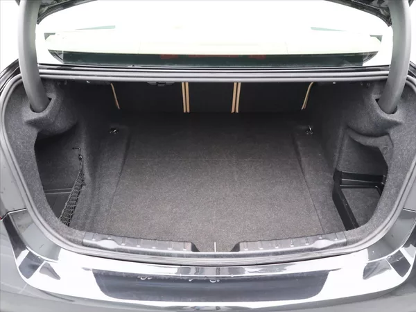 BMW Řada 3 2,0 318d M Sport Aut. CZ DPH - foto 10