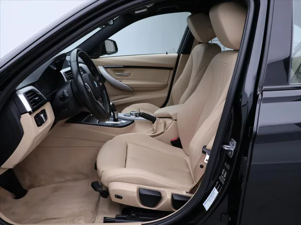 BMW Řada 3 2,0 318d M Sport Aut. CZ DPH - foto 11