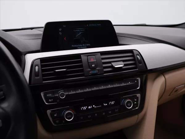 BMW Řada 3 2,0 318d M Sport Aut. CZ DPH - foto 20