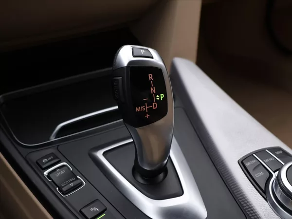 BMW Řada 3 2,0 318d M Sport Aut. CZ DPH - foto 23
