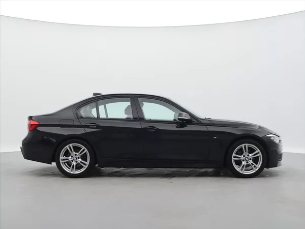 BMW Řada 3 2,0 318d M Sport Aut. CZ DPH - foto 8