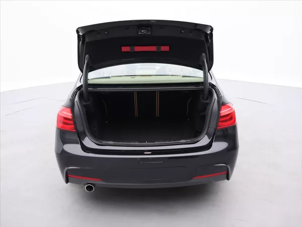 BMW Řada 3 2,0 318d M Sport Aut. CZ DPH - foto 9