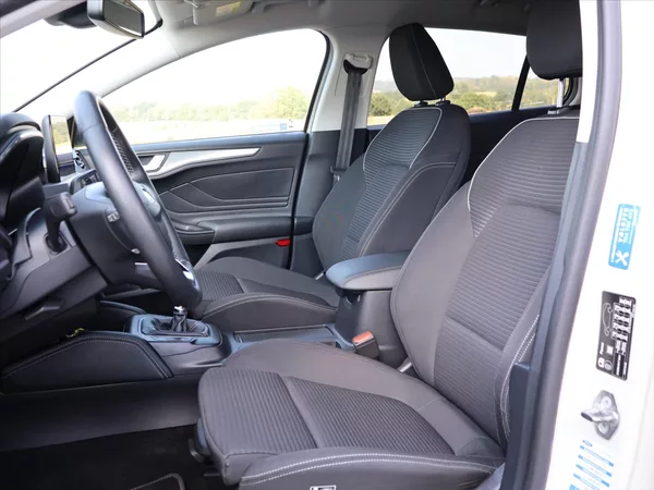 Ford Focus 1,5 Titanium X CZ 1.Maj. DPH - foto 6