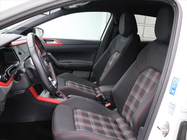 Volkswagen Polo 2,0 TSI GTI DSG Virtual Matrix - foto 10