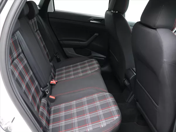 Volkswagen Polo 2,0 TSI GTI DSG Virtual Matrix - foto 12