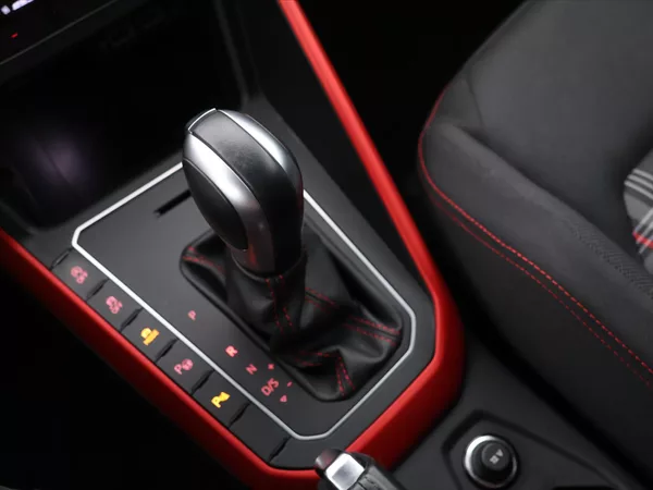 Volkswagen Polo 2,0 TSI GTI DSG Virtual Matrix - foto 25
