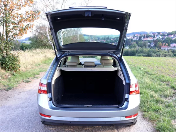 Škoda Superb 2,0 TDI DSG 4x4 CZ Style DPH - foto 2