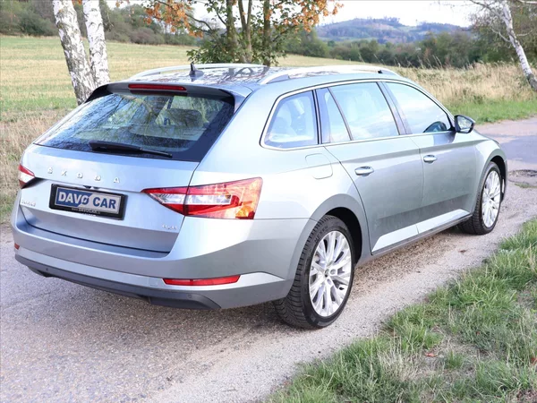 Škoda Superb 2,0 TDI DSG 4x4 CZ Style DPH - foto 32
