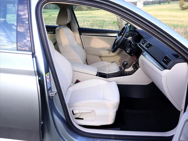 Škoda Superb 2,0 TDI DSG 4x4 CZ Style DPH - foto 5