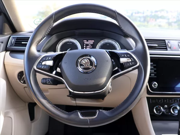 Škoda Superb 2,0 TDI DSG 4x4 CZ Style DPH - foto 9