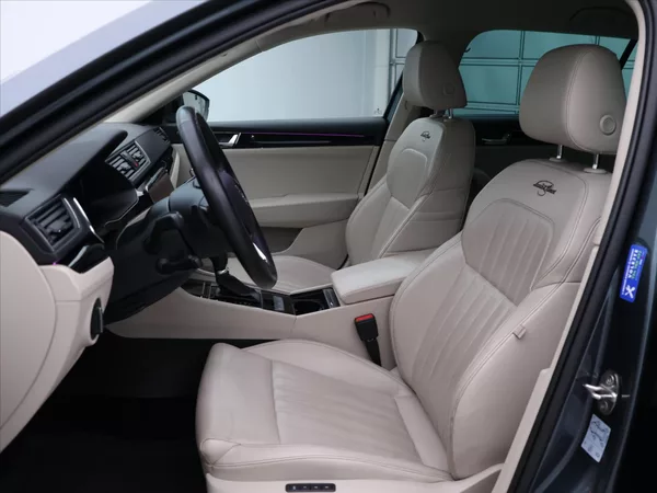 Škoda Superb 2,0 TSI 200kW L&K 4x4 DSG DPH - foto 12
