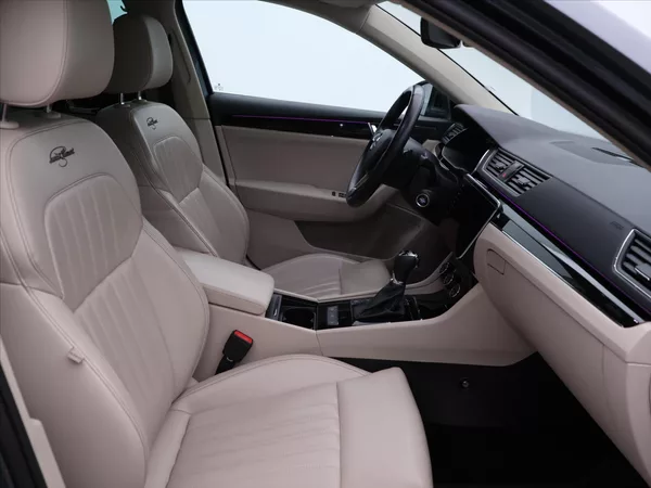 Škoda Superb 2,0 TSI 200kW L&K 4x4 DSG DPH - foto 13