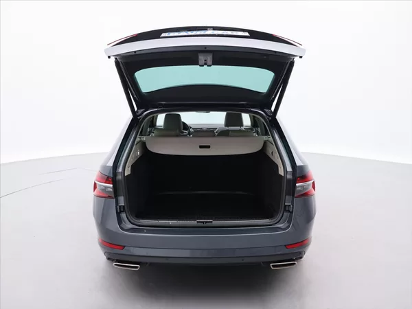 Škoda Superb 2,0 TSI 200kW L&K 4x4 DSG DPH - foto 9