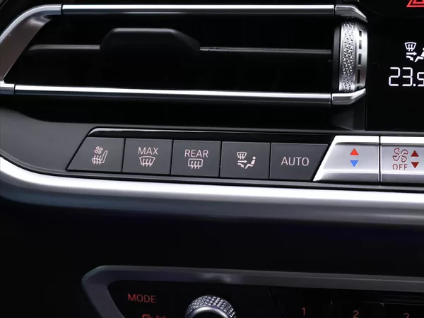 BMW X5 3,0 210kW XDrive30d CZ DPH - foto 28