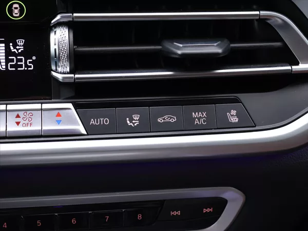 BMW X5 3,0 210kW XDrive30d CZ DPH - foto 29