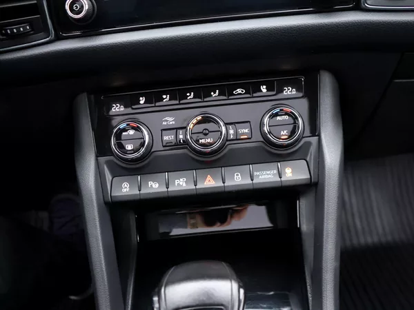 Škoda Kodiaq 2,0 TDI 147kW 4x4 DSG L&K DPH - foto 11