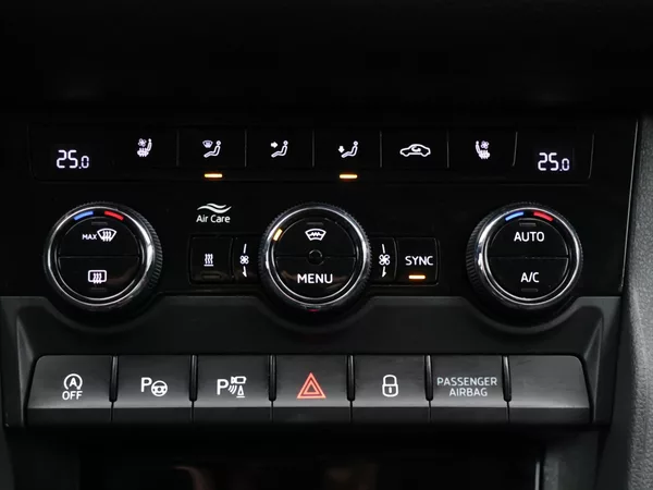 Škoda Kodiaq 2,0 TDI DSG 4x4 L&K DPH CZ 1Ma - foto 29